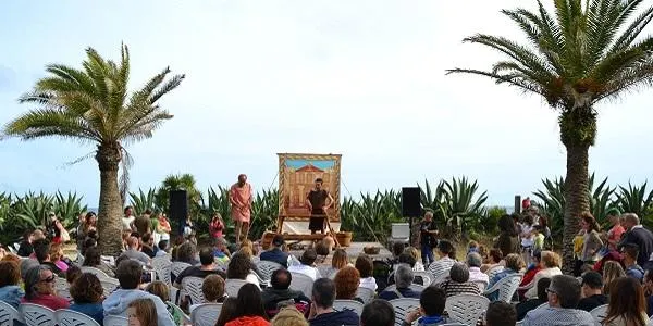 Els gladiadors i els titelles omplen el parc de Voramar d’Altafulla en la XIX edició del festival Tarraco Viva