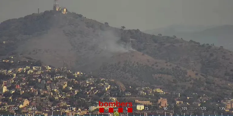 Controlat l'incendi de vegetació a Sant Pere Màrtir, a tocar de plaça Mireia