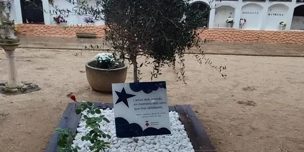 Creixell inaugura un espai en memòria dels infants no nascuts o morts al néixer