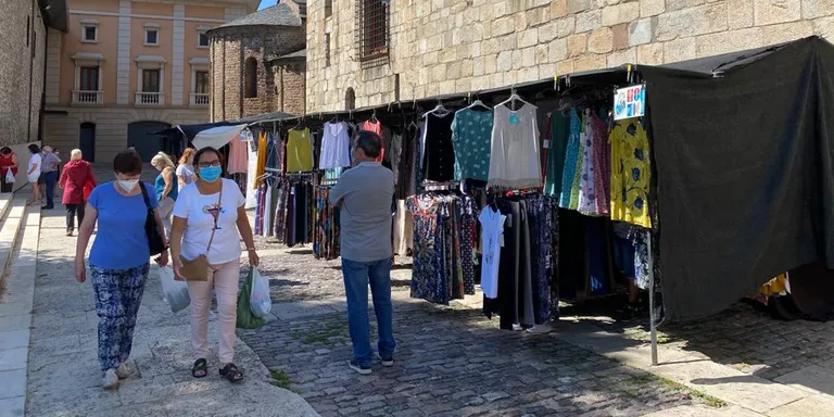 El mercat setmanal de la Seu d'Urgell es torna a ubicar al centre històric