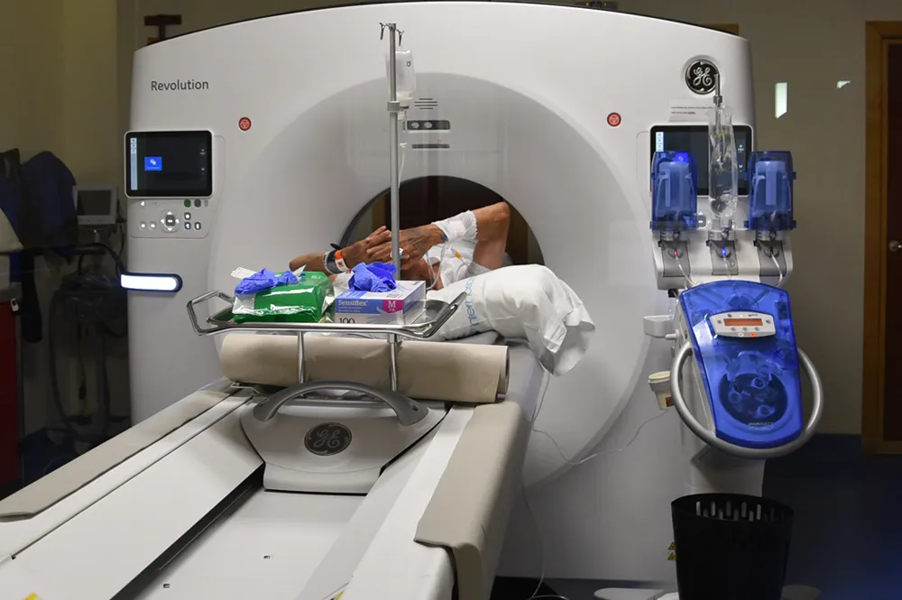 L'Hospital de Calella renova el TAC amb un equip més modern que incorpora eines d'intel·ligència artificial