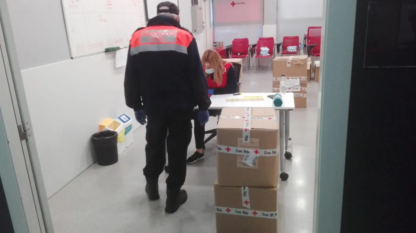 Protecció civil de Caldes reparteix 4.300 mascaretes a les residències del poble
