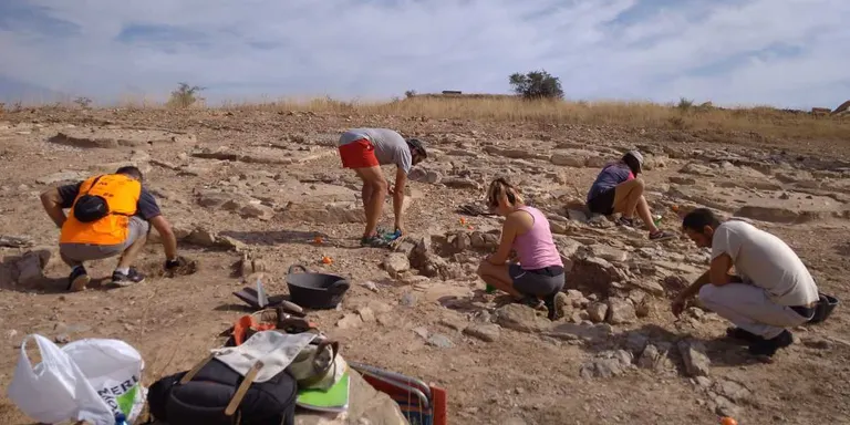 El passat pre-íber d'Agramunt, al descobert en una conferència sobre la necròpolis d'Almenara