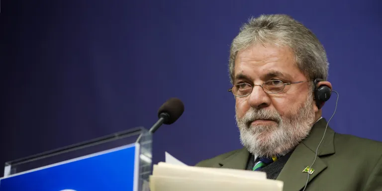 Lula da Silva aconsegueix una àmplia victòria amb el 75% dels suports entre els brasilers que han votat a Barcelona