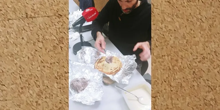 Canalons vegans? Flavio d'Avirro del restaurant La Popular, prepara uns on la pasta és carbassó amb bolets i carxofa