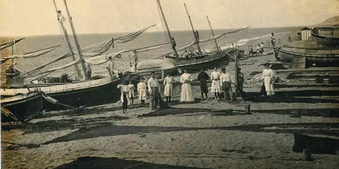 La platja de Pineda, un espai d'usos canviants al #RecordaPineda amb l'Arxiu Municipal