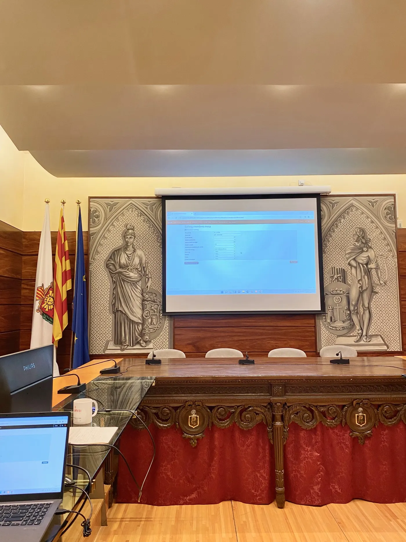Ja s'han escollit les 90 persones que formaran part de les meses electorals el proper 12 de maig