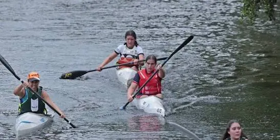 CERCA DE 300 PARTICIPANTES EN EL 59 DESCENSO INTERNACIONAL DEL RIO BIDASOA ORGANIZADO POR SANTIAGOTARRAK
