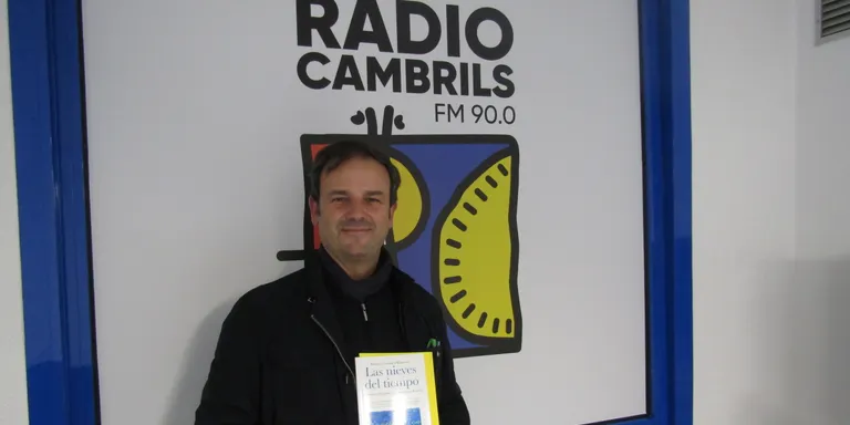 Roberto González: “Escriure el primer llibre m’ha servit per adonar-me que puc assolir qualsevol repte”