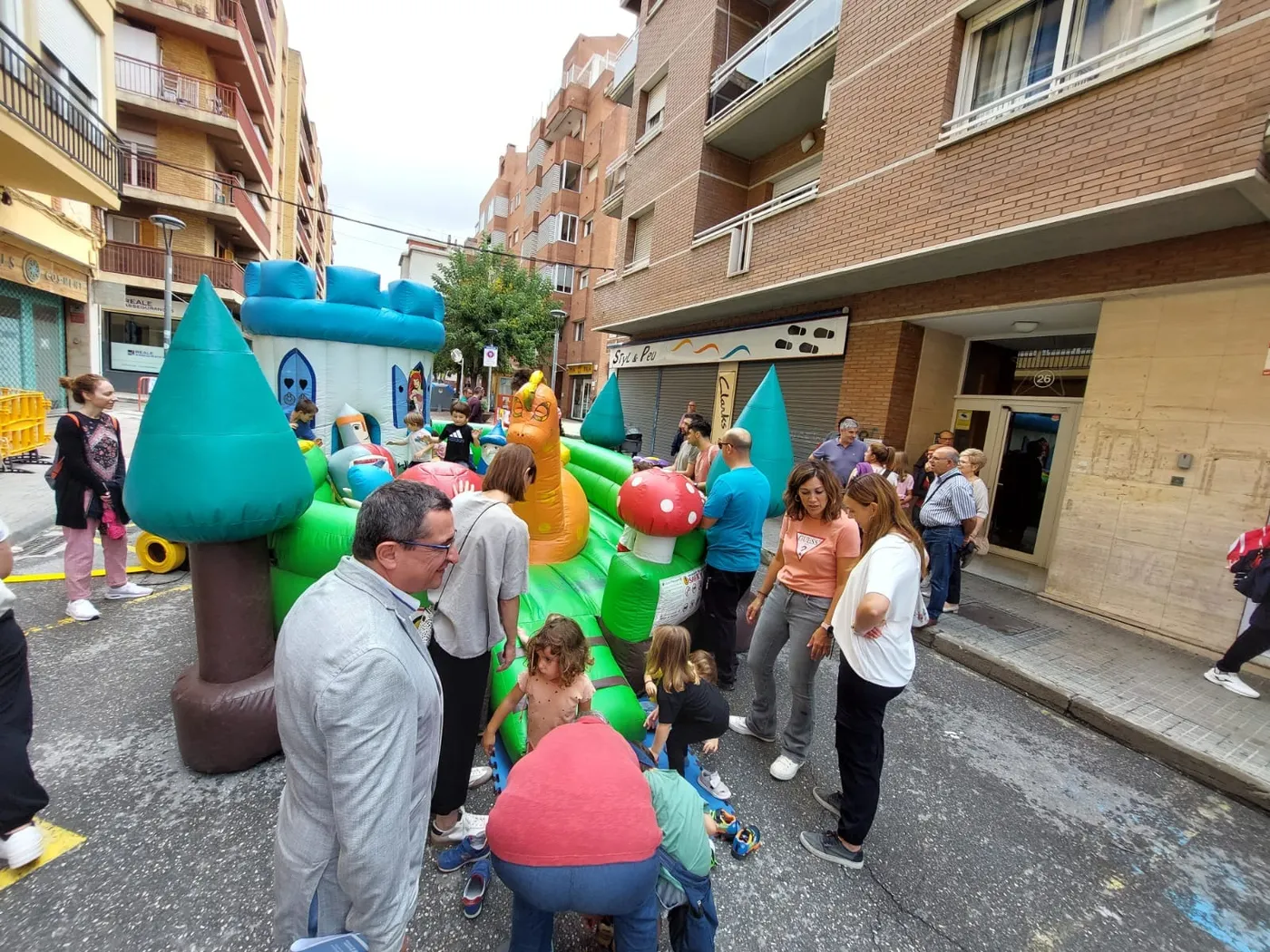 Valls organitza activitats infantils al carrer Avenir per promoure la mobilitat sostenible