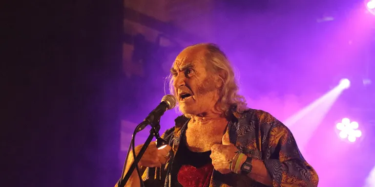 El cicle Re-vers de poesia i música es tanca amb un gran èxit de públic