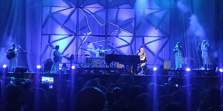 Pablo López il·lumina Cambrils en una nit màgica al Parc del Pinaret