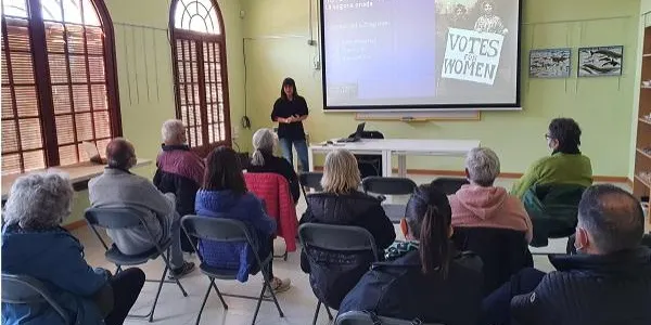 Bona acollida de la formació d'Alternativa Altafulla en feminisme, patriarcat i violències masclistes per a la seva militància