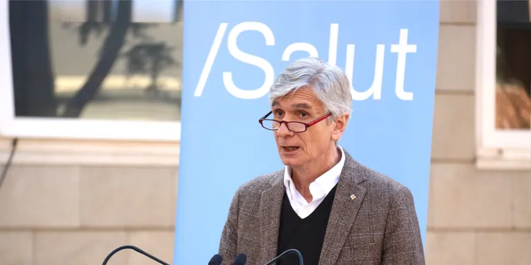 Salut vol eliminar la quarantena a escoles la setmana del 21 de febrer i la mascareta a dins de classe aquest trimestre