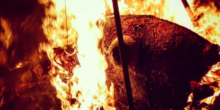 Rubí s’acomiada del Carnaval amb la crema de la sardina