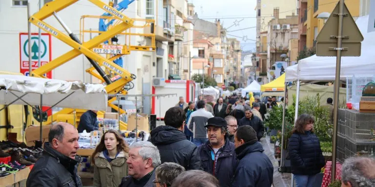 El PSC diu que a pocs dies de les eleccions no es pot assegurar que aquest estiu es cobreixi la pista de l’Institut