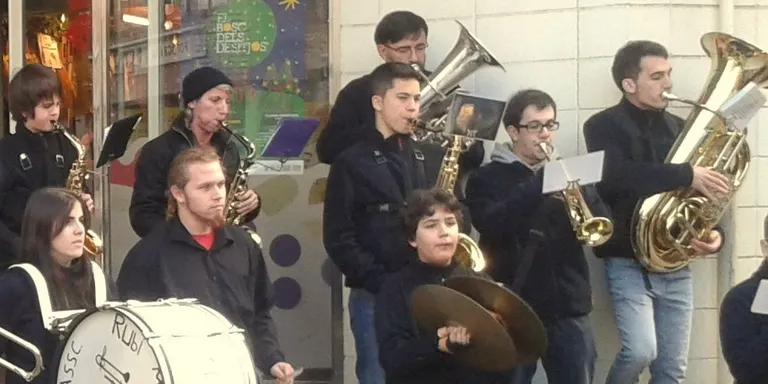 Rubí Musical S. XXI fa un concert gratuït “A tres Bandes” per Festa Major