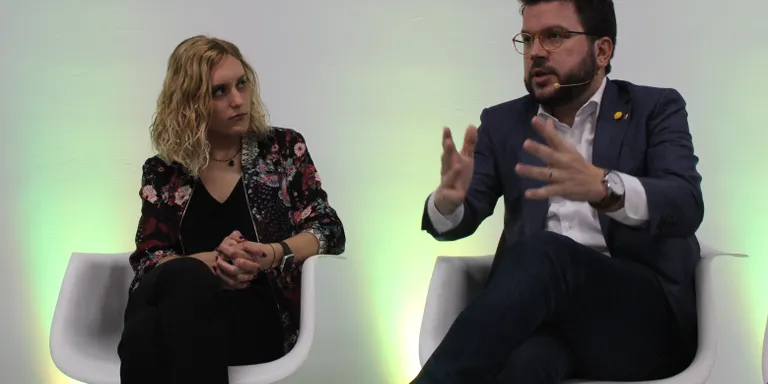 El vicepresident de la Generalitat i Magda Gregori presenten el llibre 'Pere Aragonès, l'independentisme pragmàtic'