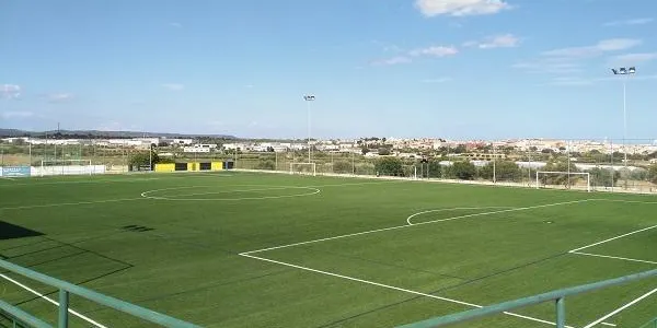 La Policia Local d’Altafulla intensifica la vigilància sobre el camp de futbol per evitar que s’hi accedeixi quan està tancat