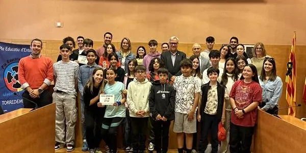 L’emergència climàtica, la cura de l’entorn i els equipaments i activitats per joves centren un plenari municipal jove a Torredembarra