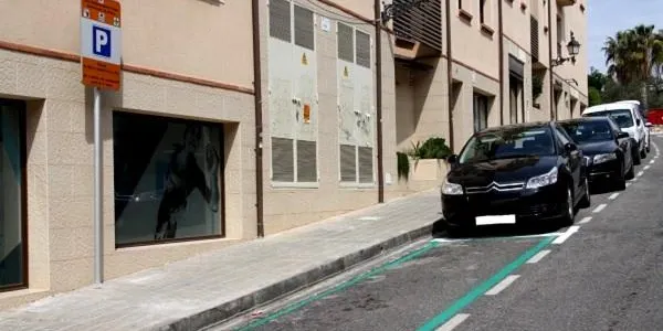L’Ajuntament d’Altafulla habilita places d’aparcament especials per estacionar els vehicles durant un temps màxim de 15 minuts