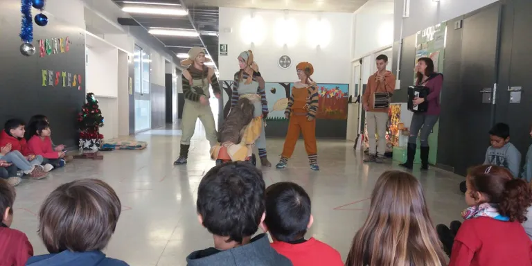 Visita dels minairons a les escoles i llars d'infants de la Seu d'Urgell