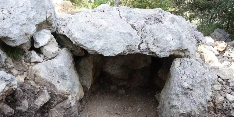 L'excavació del dolmen de Cal Xinquet, a Cambrils, posa de relleu la singularitat d'aquest megàlit
