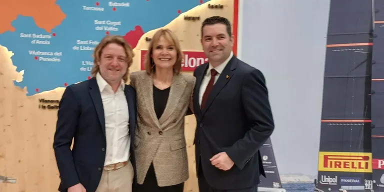 L'alcalde de Pineda, Xavier Amor visita FITUR