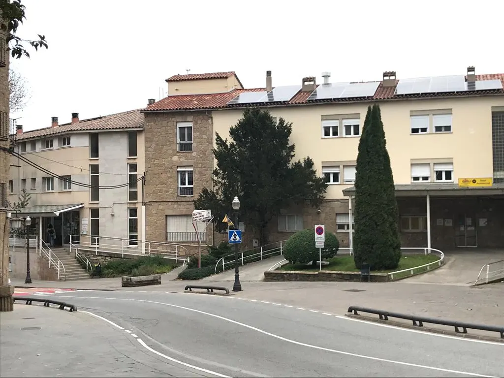 Tanquen la planta sociosanitària per cinc usuaris positius