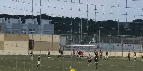 El Creixell s’estavella contra els pals i el porter davant el NSA Camp Joliu ‘B’ (1-1)