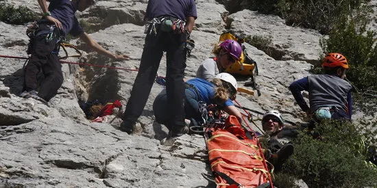 Sanitaris d'arreu de l'Estat espanyol es formen en rescat de muntanya al Pirineu català
