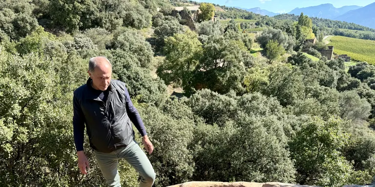 El Castell d'Encús fa més de deu anys que elabora vi del segle XXI amb cups de pedra medievals