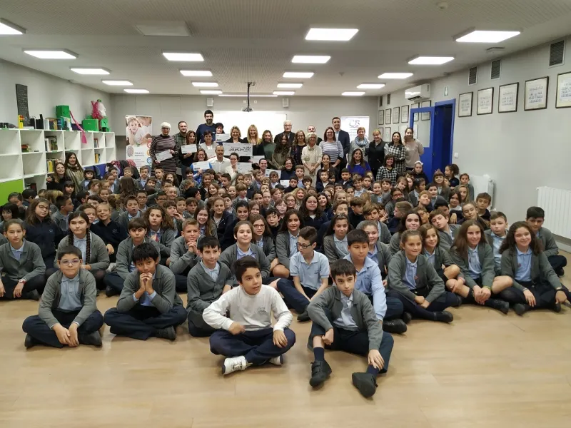 L'escola Balmes lliura 6.397 € a l'Hospital maternoinfantil Sant Joan de Déu