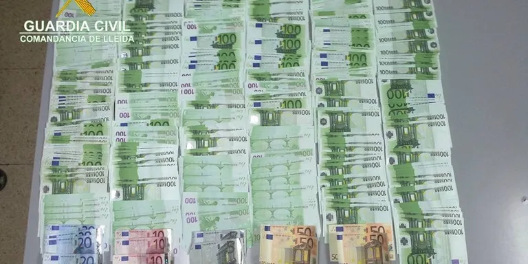 Decomís de 113.000 euros en un control a la C-14