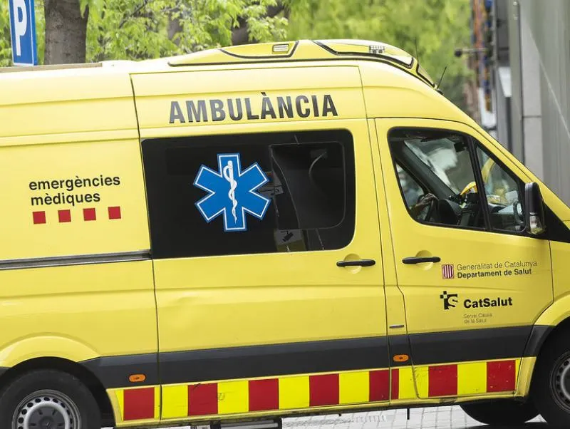 Un treballador de la construcció, ferit a la cama en caure d’una bastida al carrer Montseny