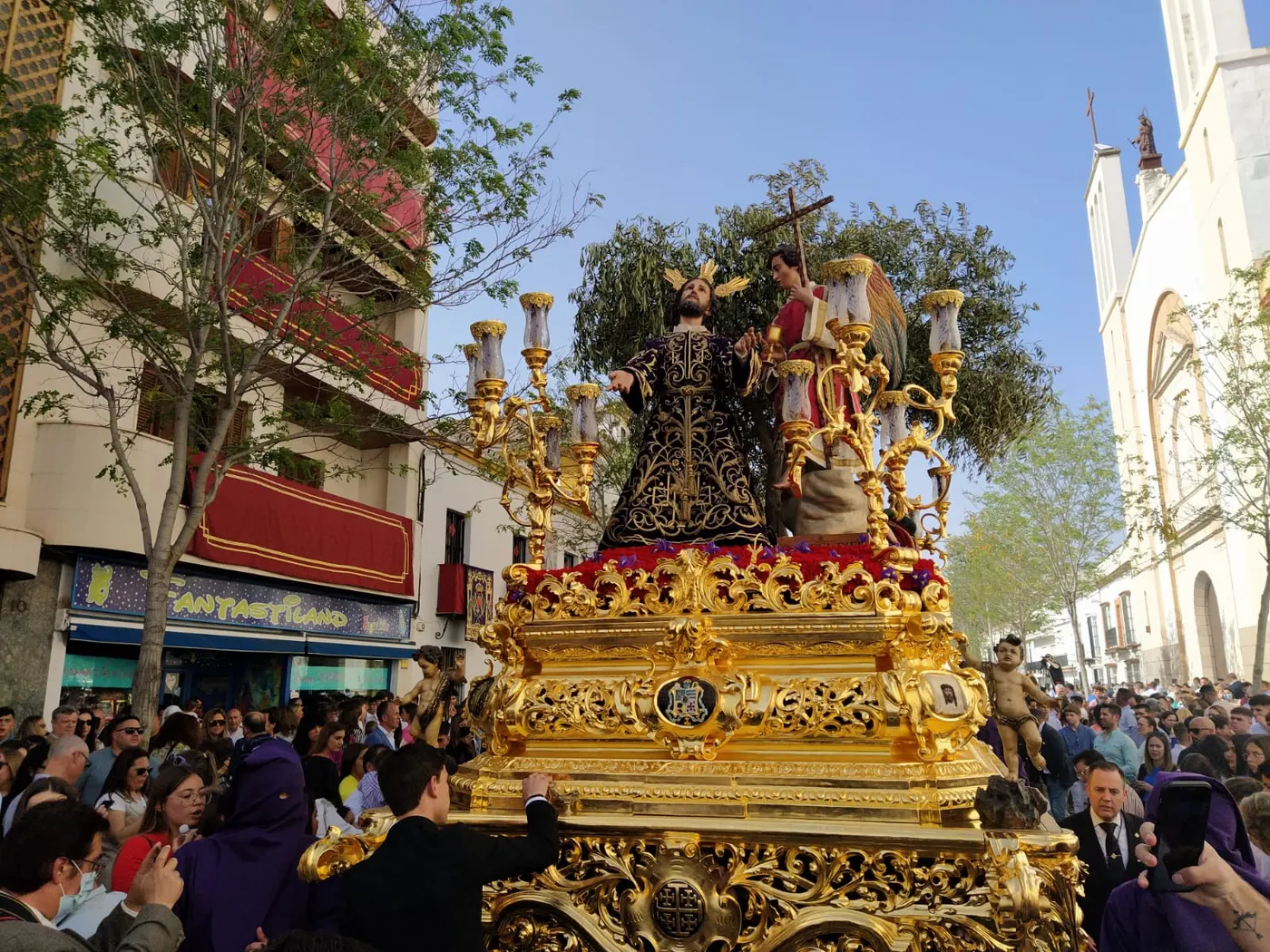 La salida de la Oración en el Huerto en El Transistor Cofrade de COPE Utrera (98.1 FM)