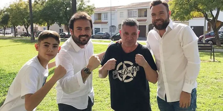 El boxeo llega a las barriadas de Utrera