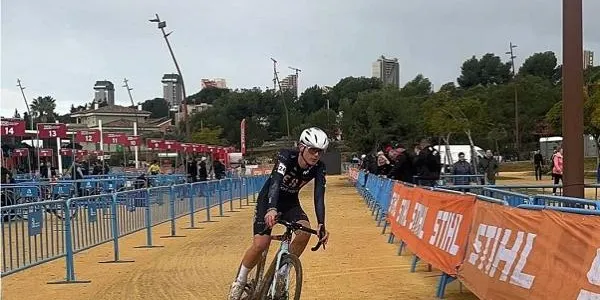 El ciclista del Bikeparks Costa Daurada, Marc Faro, culmina la temporada a la Copa del Món de Ciclocròs