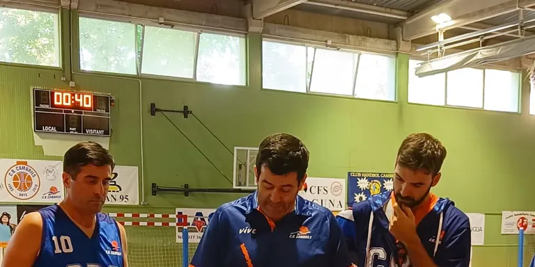 Derrota ajustada del Cofran 95 CB Cambrils a la pista de l’AB Vendrell