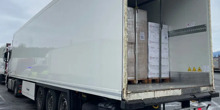 Enxampen a Llers un transportista que duia menjar ultracongelat en un remolc sense portes