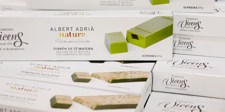 Torrons Vicens presenta un torró d'alga nori i un altre de te matcha
