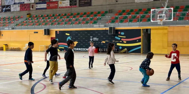 Un centenar de nens i nenes participen en el Campus Multiesport de Setmana Santa