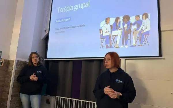 Todos En Azul inicia un nou servei de benestar i atenció psicològica per a famílies amb infants amb TEA