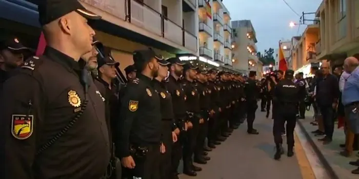 Investiguen l'expuslió dels agents de la Policia Nacional allotjats a Pineda durant l'1-O
