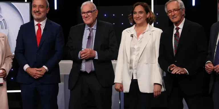 Triple empat entre Collboni, Trias i Colau amb un lleuger avantatge del candidat del PSC, segons El Periódico