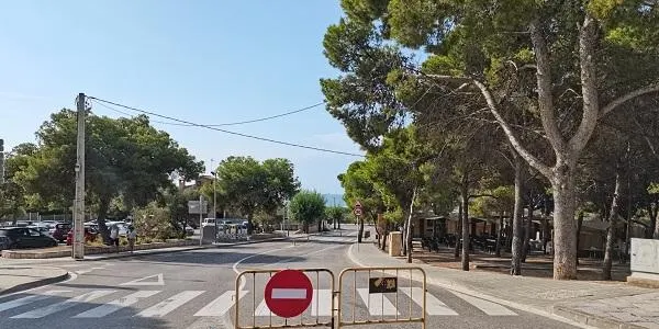 Tall al trànsit de vehicles aquest dijous i divendres al carrer Alcalde Pijuan en sentit baixada