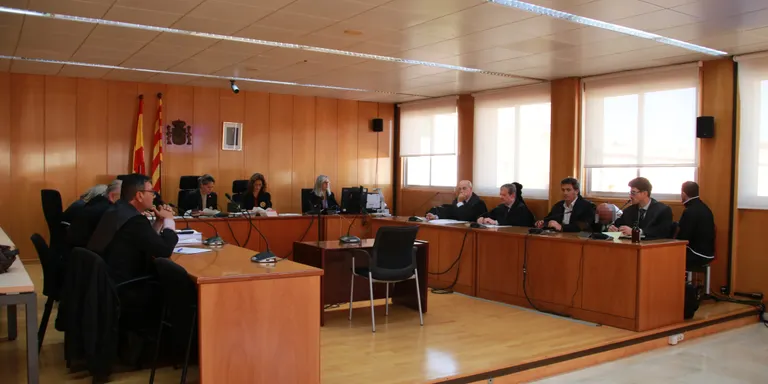 Condemnen a deu anys i mig de presó l'home que va propinar diverses ganivetades a dos menors a Tarragona el 2023