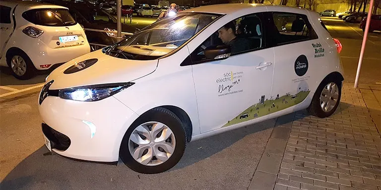 Ja es pot llogar el cotxe elèctric de la cooperativa Som Mobilitat