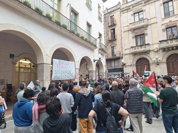 Valls es solidaritza amb el poble palestí