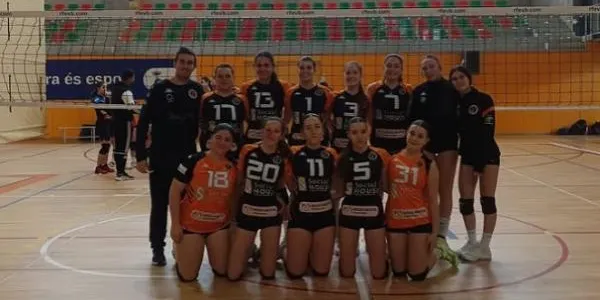 El Juvenil i el Cadet femenins del CEVOL Torredembarra perden, però plantant cara, contra el CV Vilassar de Mar